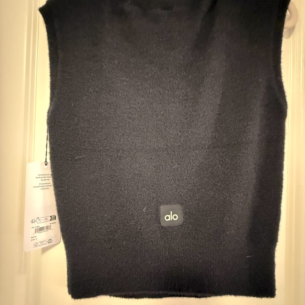 ALO Yoga Black Sleeveless Crop Top - Picture 8 of 8